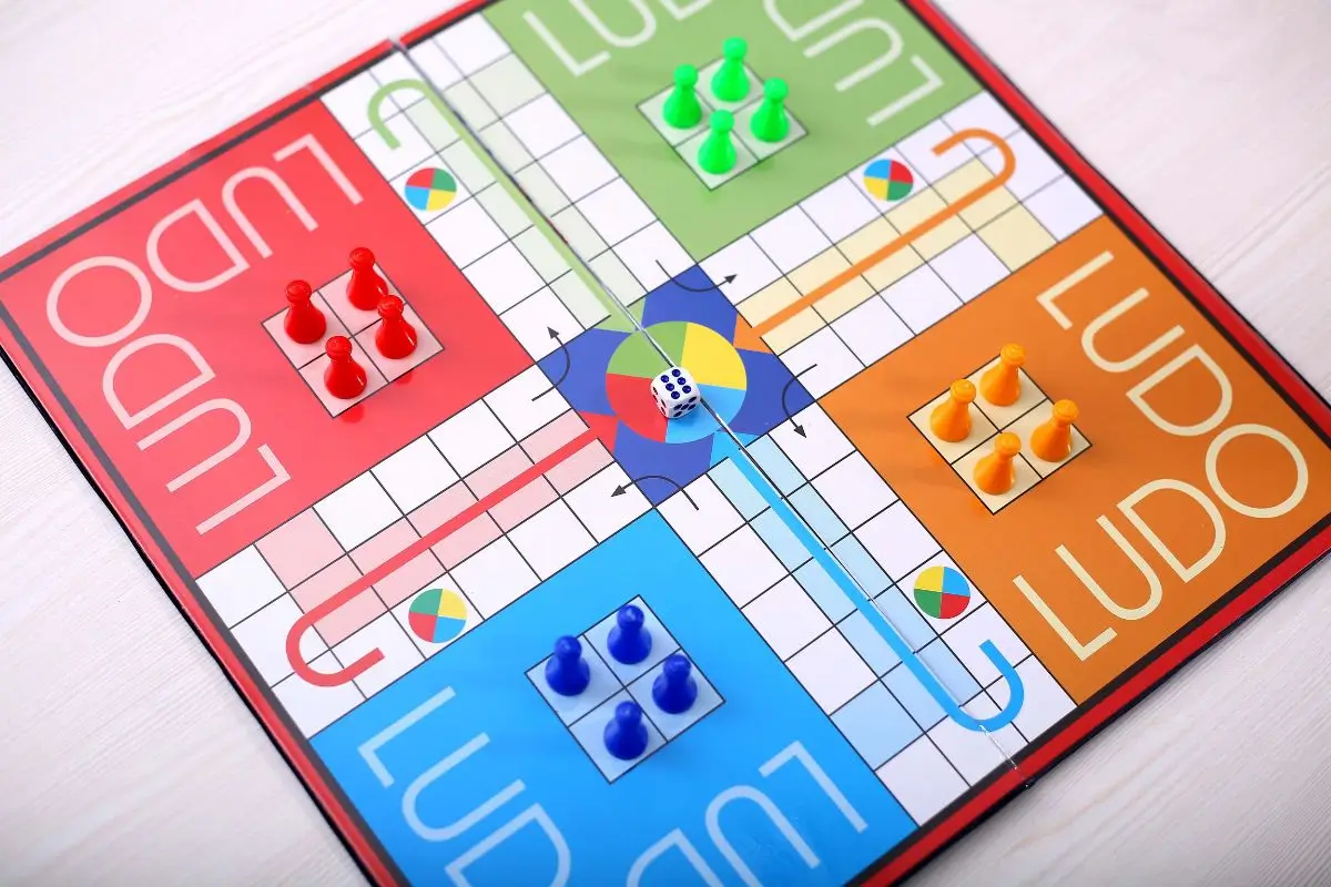 Ludo Jogo Tabuleiro